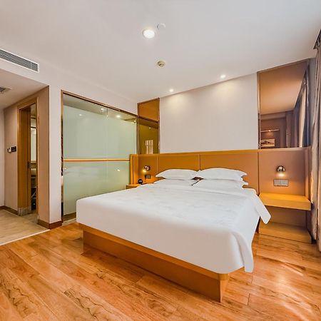 Super 8 Hotel Select Guangzhou Railway Station Xicun Subway Station Exterior photo